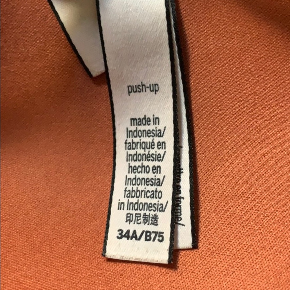 Victoria Secret Bra - Picture 2 of 2